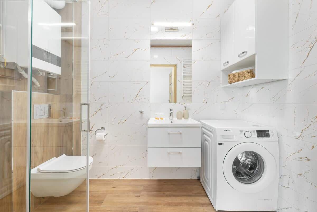 Bruser, hårtørrer, håndklæder, Shampoo