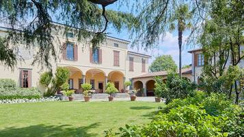 9 bedrooms