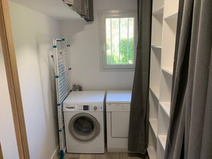 Interior - Maison Individuelle sur Terrain de 3000m2 à L'orée D'un Bois (Le Faouët)