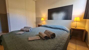 1 chambre, lit parapluie, Wi-Fi, draps fournis