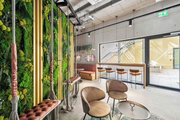 Coin salon dans le hall