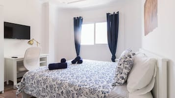 Classic Double Room | Hypo-allergenic bedding, down comforters, individually decorated, desk