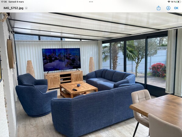 Living area - Maison Familiale et Lumineuse (Bavent)