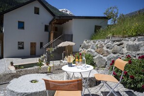 屋外ダイニングエリア