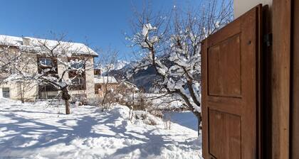 CHASA CURASCH: COSY, MODERN FURNISHED, 1.5-ROOM HOLIDAY FLAT