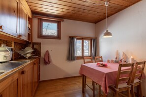 Dining - CHASA CURASCH: COSY, MODERN FURNISHED, 1.5-ROOM HOLIDAY FLAT (Scuol)