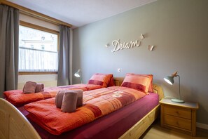 1 bedroom, WiFi (free), bed sheets
