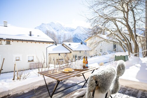 Chasa Fabulusa: Modern 2.5-room apartment in the centre of Ftan