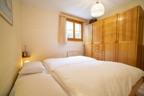 واي فاي مجانًا وملاءات أسرّة