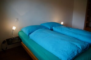 Free WiFi, bed sheets