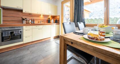 Chasa Sotcha Dadora: Cozy and lovingly furnished 2,5 room apartment with large terrace