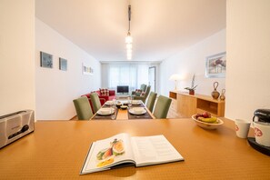 Unclassified image, 5 of 19, button