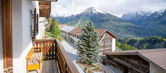 Chasa Rosa 2: 2.5-room apartment in the idyllic and sun-drenched mountain village of Vnà