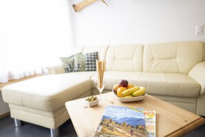 Interior - Chasa Bazzell: Beautiful and cosy 3-room flat with a wonderful view in Ftan (Ftan)