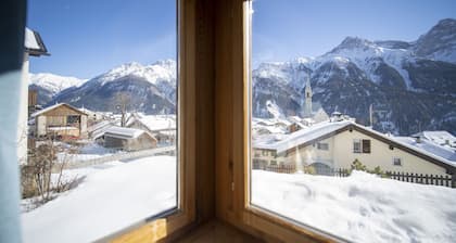 Chasa Sulai: Renovated holiday flat with a view Sent