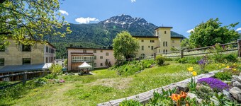 Chasa Plazza Gronda: Cozy 3.5-room apartment with elevator, chemineé and underground garage