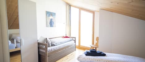 2 chambres, accĂšs au Wi-Fi (inclus), literie fournie