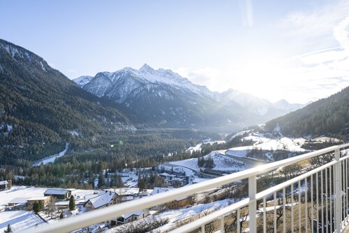 Chasa Schilana 84: Liebevoll eingerichtete 3.5-Zimmerwohnung im Herzen von Ramosch