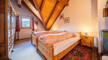 2 bedrooms, bed sheets