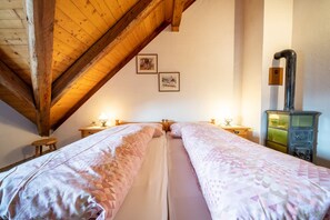 2 bedrooms, bed sheets