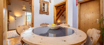 Chasa Rosa 3: 3.5-Zimmerwohnung im idyllischen und sonnenverwöhnten Bergdorf Vnà