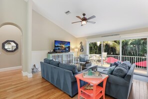 Smart TV, mesa de pingue-pongue