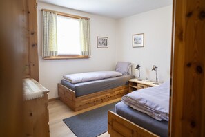 2 bedrooms, free WiFi, bed sheets