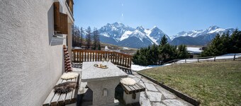 Chasa Munt Plan: Beautiful 3.5 room flat with views of the Lower Engadine Dolomites