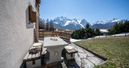 Chasa Munt Plan: Schöne 3.5 Zimmerwohnung mit Aussicht auf die Unterengadiner Dolomiten