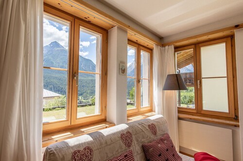 Chasa Val 735: Quiet 3 ½-room apartment with terrace and views of the national park