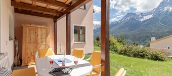 Chasa Val 735: Quiet 3 ½-room apartment with terrace and views of the national park