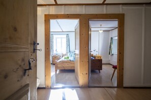 3 bedrooms, free WiFi, bed sheets