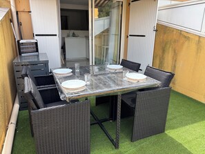Outdoor dining - Cap paradis (La Grande-Motte)