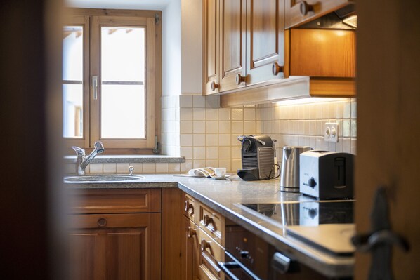 Frigorifero, forno, lavastoviglie, macchina per tè/caffè