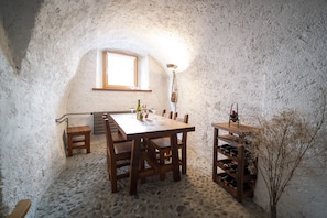 Dining - Chasa Riatsch: Renovated Engadine house in the centre of Ardez (Ardez)