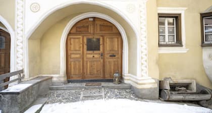 Chasa Capricorn Sent: Spacious 5-room apartment in alpine chic style in the heart of Sent