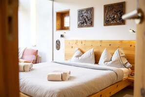 3 quartos, Wi-Fi de cortesia, roupa de cama