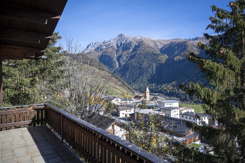 Chasa Avant Porta: Freistehendes 4.5-Zimmer-Chalet mit Panoramasicht