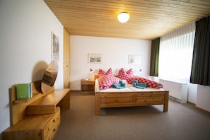 3 bedrooms, free WiFi, bed sheets - Chasa Trü No. 18: Cosy 4.5 room flat in the Trü holiday development (Scuol)