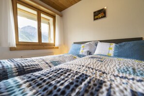 3 quartos, Wi-Fi de cortesia, roupa de cama