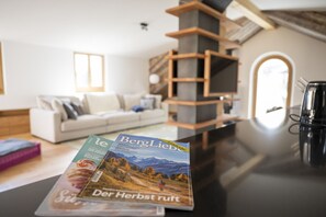 Interior - Chasa Bao: Luxurious new 4.5-room penthouse flat with balcony and view in Sent (Sent)