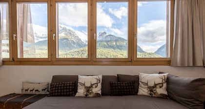 Chasa Vi: renovierte 4.5-Zimmerwohnung mitten im Zentrum von Scuol