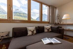 Interior - Chasa Vi: renovated 4.5-room flat in the centre of Scuol (Scuol)