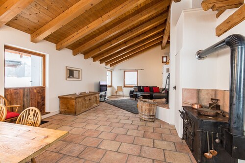 Chasa La Tschuffa: Exklusives Haus mit 4.5-Zimmer Maisonette am Fusse des Schloss Tarasp