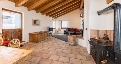 Chasa La Tschuffa: Exklusives Haus mit 4.5-Zimmer Maisonette am Fusse des Schloss Tarasp