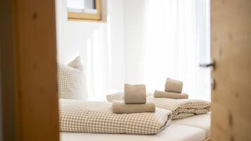 1 quarto, Wi-Fi de cortesia, roupa de cama