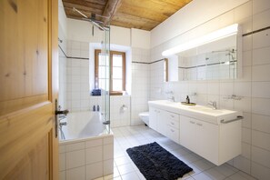 Shower, towels