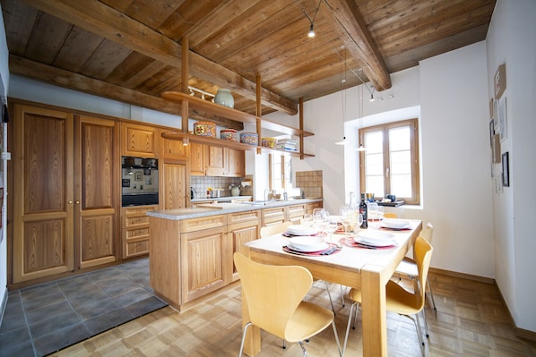 Dining - Chasa Scaletta: Large maisonette with lots of charm in the centre of Sent (Sent)