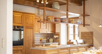 Chasa Scaletta: Large maisonette with lots of charm in the centre of Sent