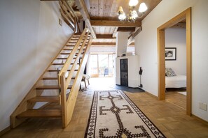 4 bedrooms, free WiFi, bed sheets